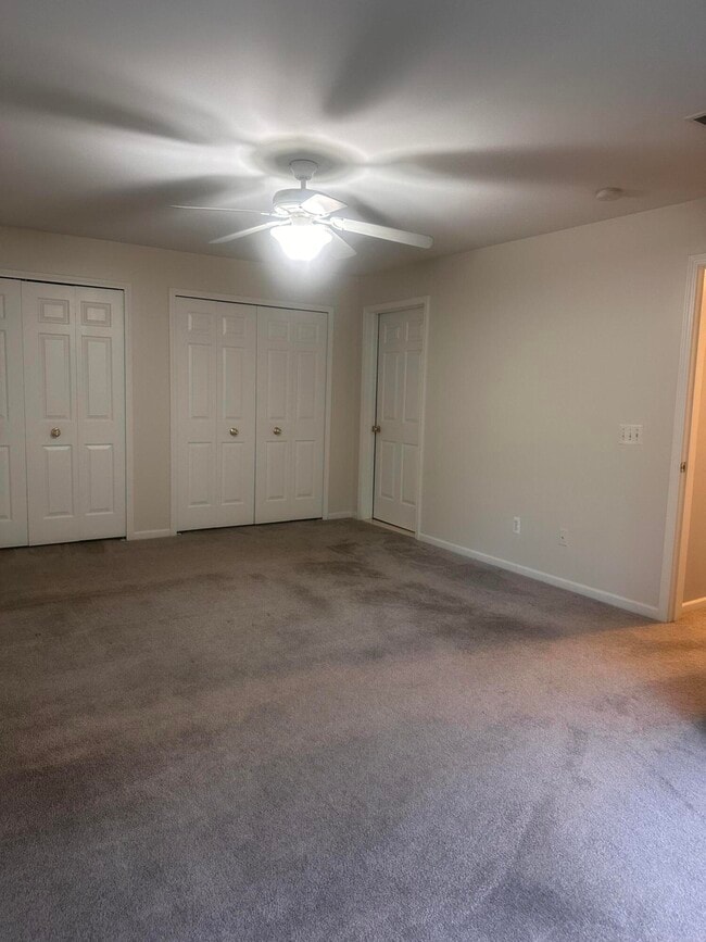 Building Photo - 2822 S Knightsbridge Cir