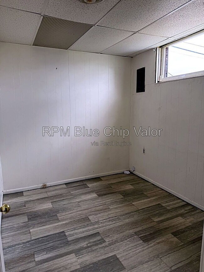 Building Photo - 3406 Van Hook Ave