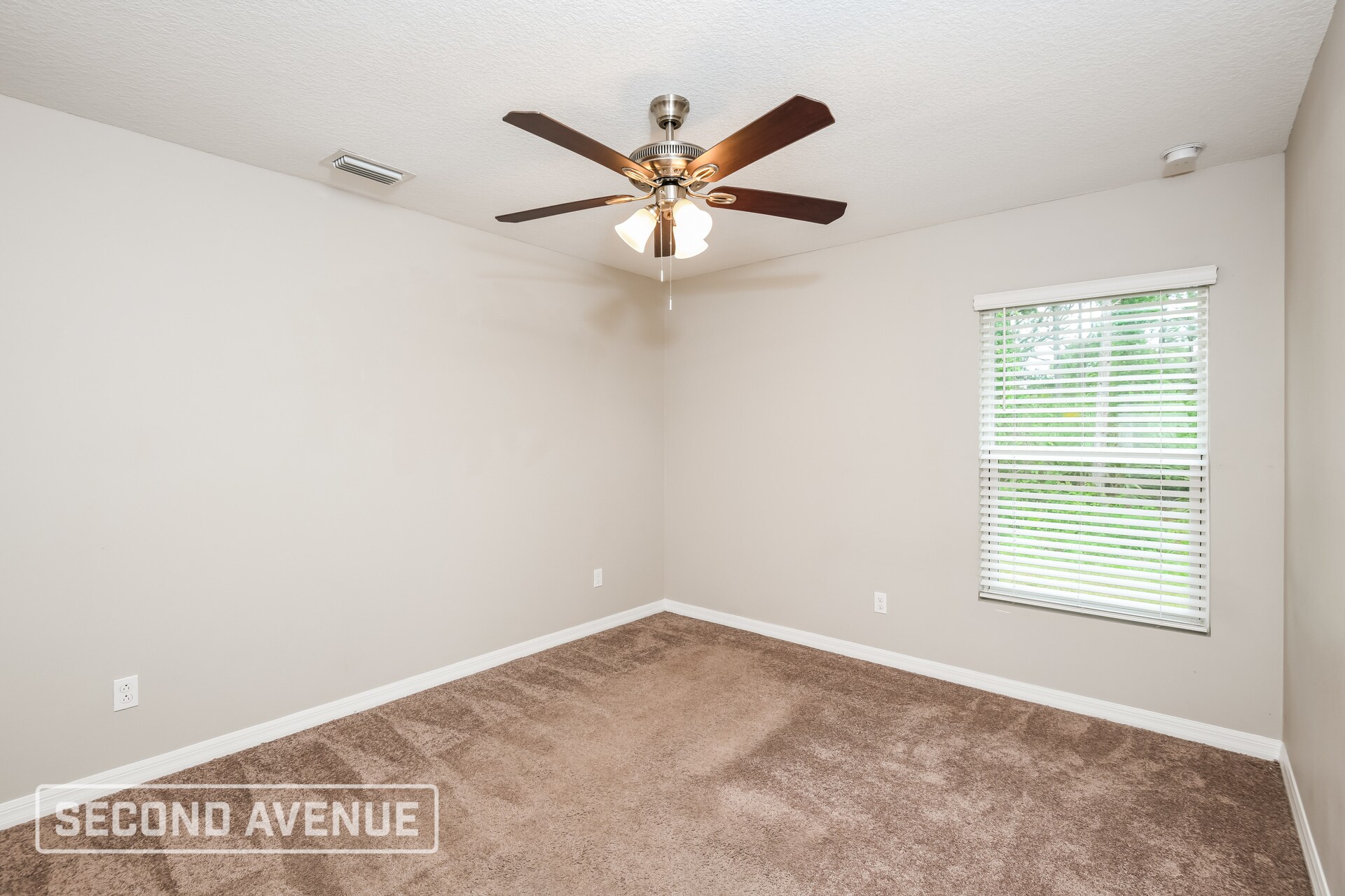 Building Photo - 846 Carnation Ave SE