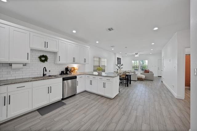 Building Photo - 3015 Columbus Ave