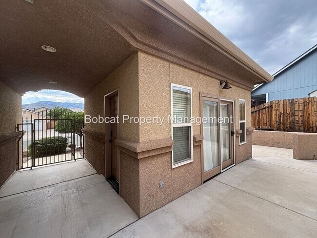 Building Photo - 963 Ranchview Cir