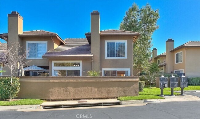 Building Photo - 639 S Dewberry Ln
