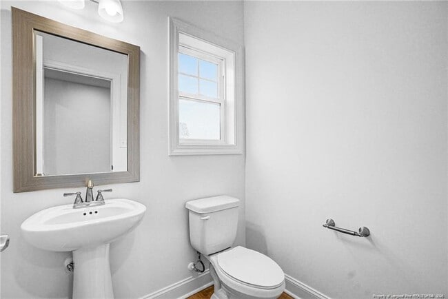 Building Photo - 152 Carr Ln