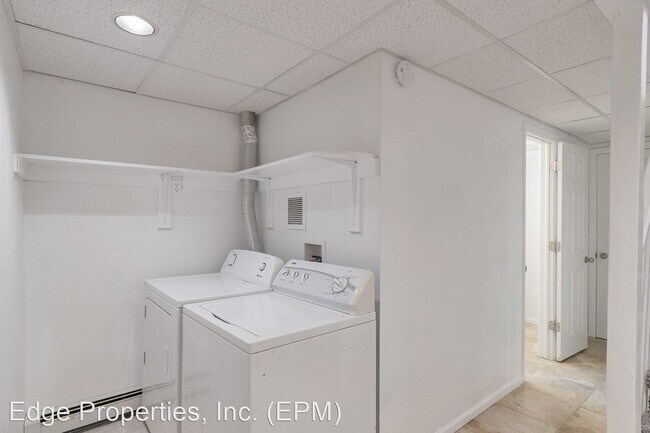 Building Photo - 3 br, 2 bath House - 1140 South Elm Street