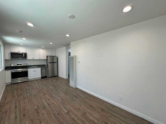 Building Photo - 2941 9th Ave