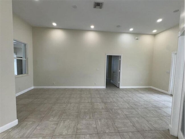 Building Photo - 969 Meadow Ave