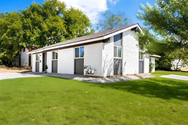 Building Photo - 4913 Hawk Cv