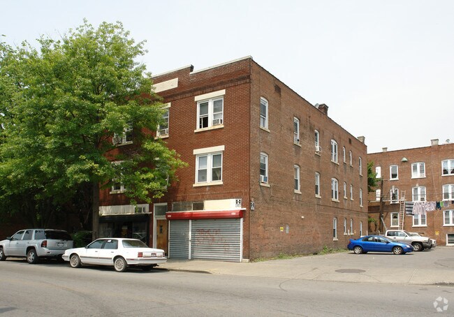 Building Photo - 691-693 Main St