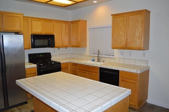 Building Photo - 2860 Blue Oak Ct
