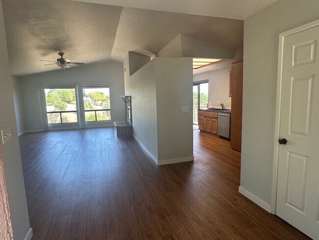 Building Photo - 744 N Trigo Ln