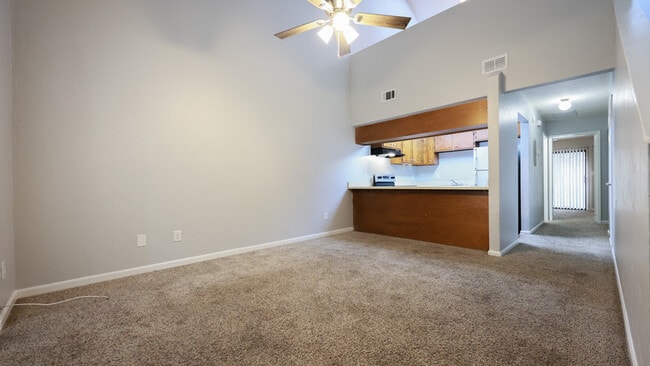 Building Photo - 1257 E Orange Ave