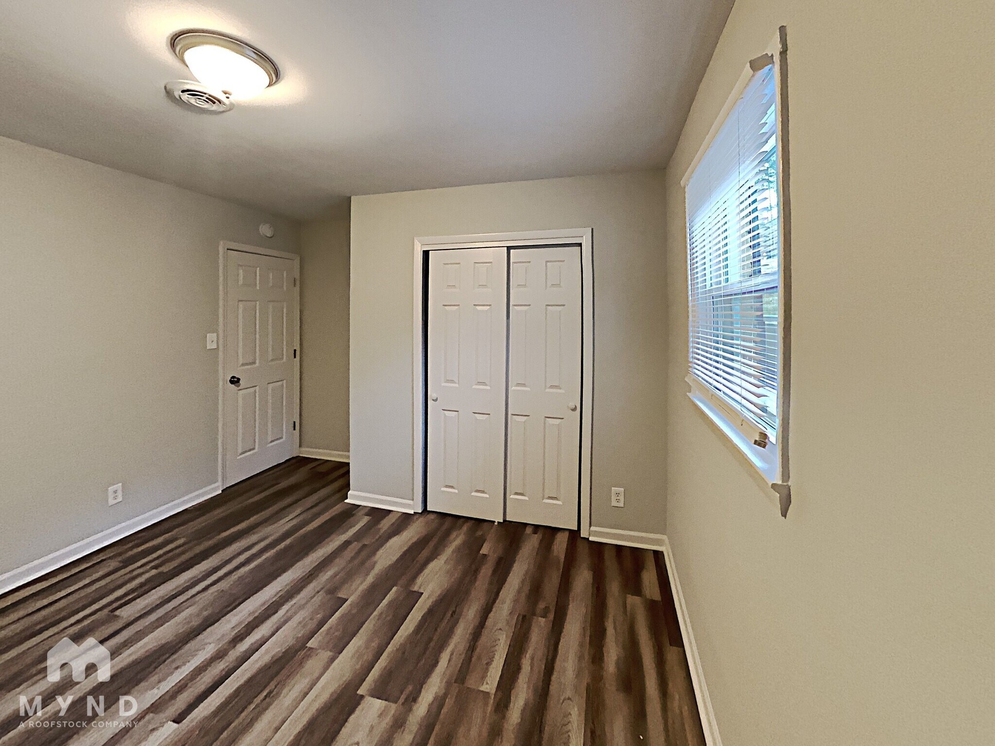 Building Photo - 2715 Carriage Ln