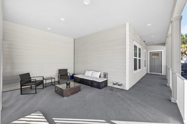 Building Photo - 115 E Broad St