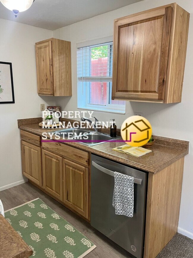 Building Photo - 2 Bedroom Millcreek Condo