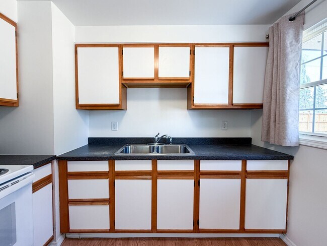 Building Photo - 6119 N Braeburn Dr