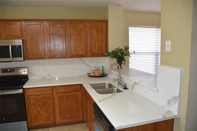 Building Photo - 9809 Carter Dr