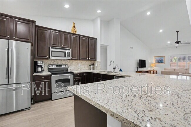 Building Photo - 10198 E San Salvador Dr