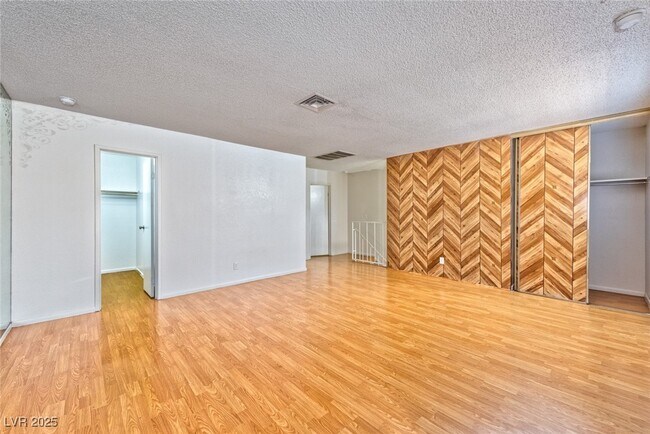 Building Photo - 3968 Visby Ln