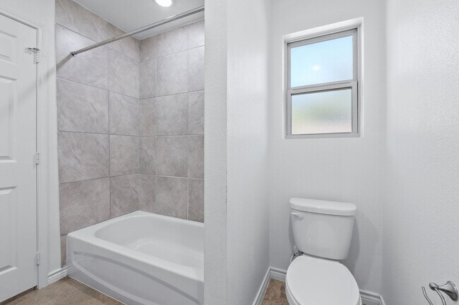 Building Photo - PM1-HH1803 Emma Naylor Ct