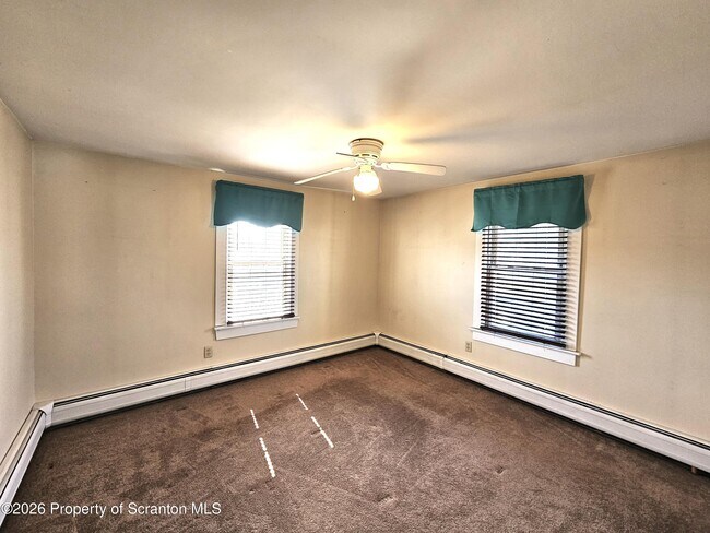 Building Photo - 806 Washington St