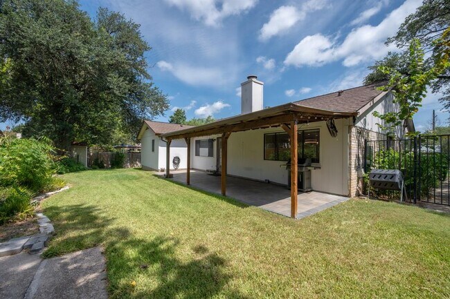 Building Photo - 11826 Carshalton Dr