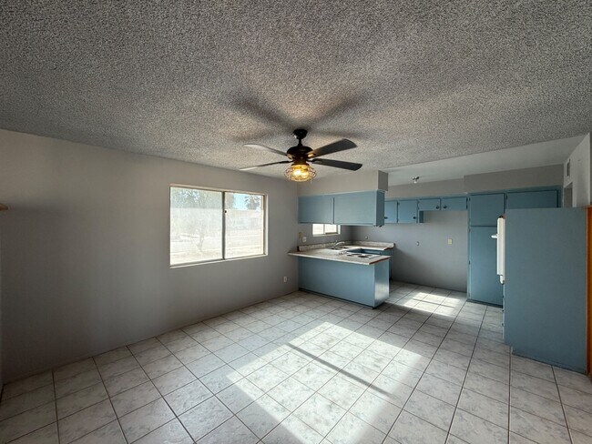 Building Photo - 6001 N 62nd Dr