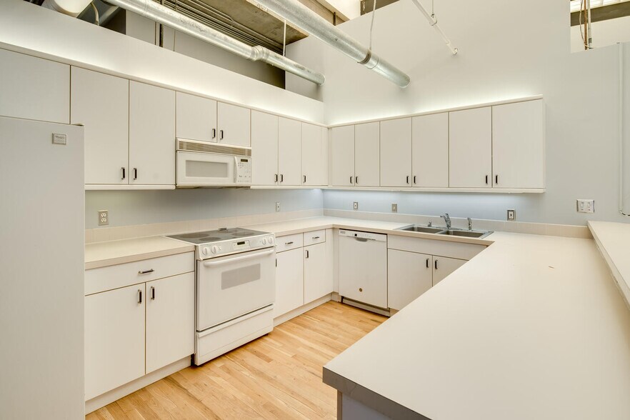 Building Photo - 2020 Arapahoe St