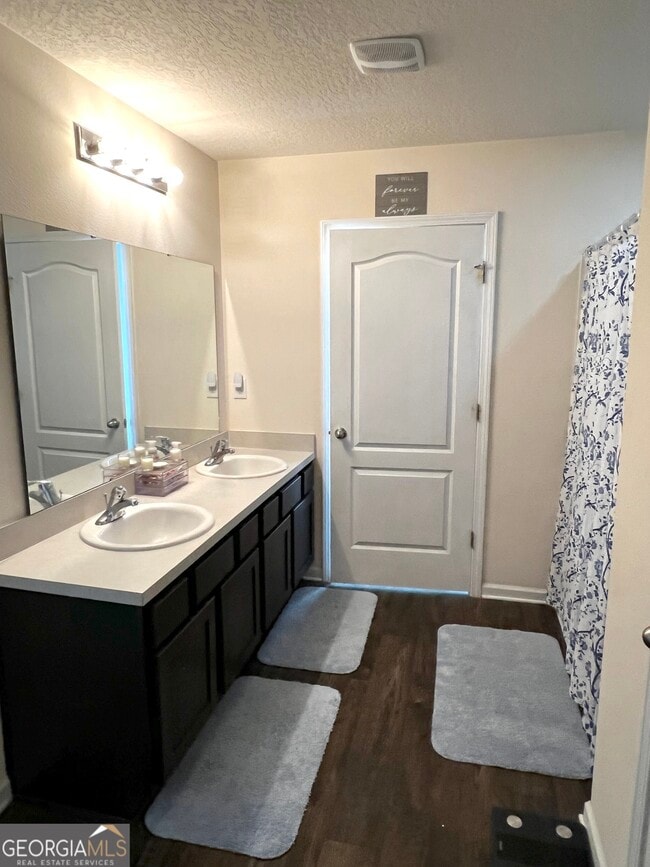 Building Photo - 307 Cedar Breeze Dr