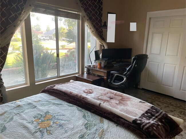 Building Photo - 11310 Pinehaven Ave