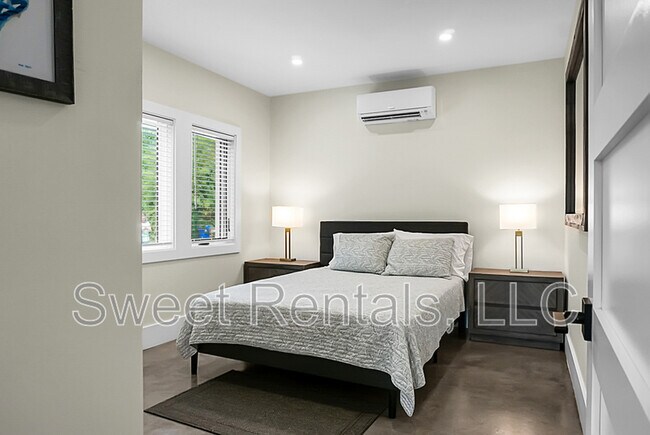 Building Photo - 665 Daniel Whaley Rd