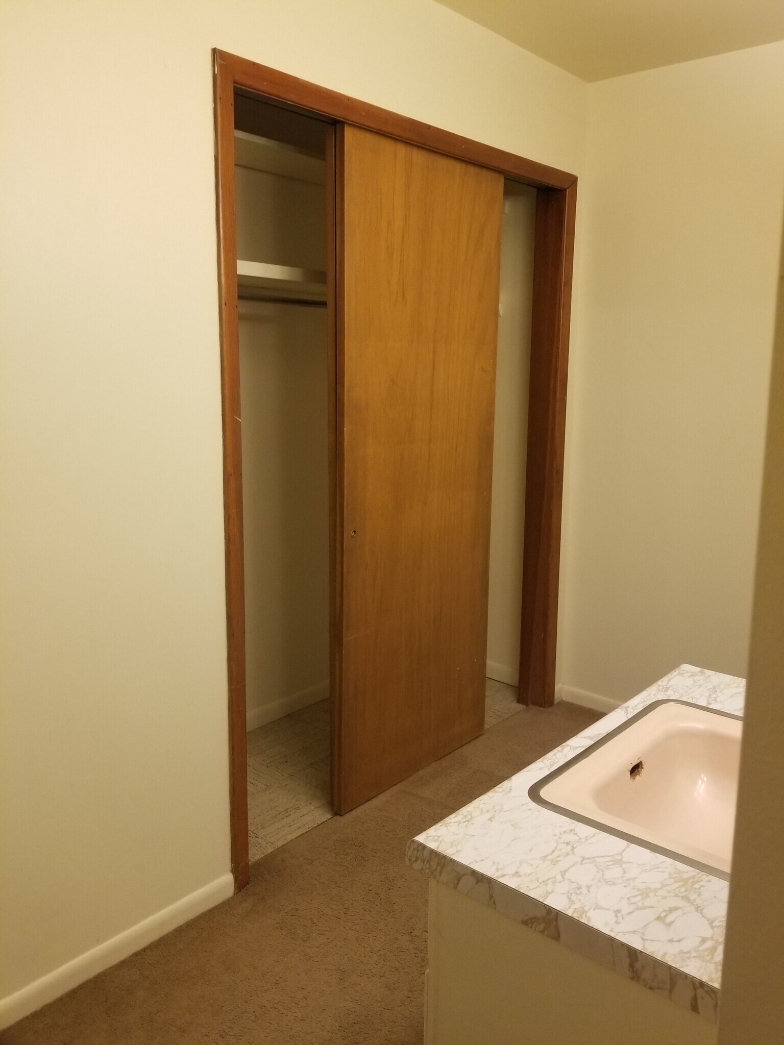 Building Photo - 2752 University Ave