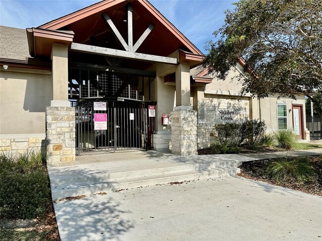Building Photo - 207 Dragon Ridge Rd