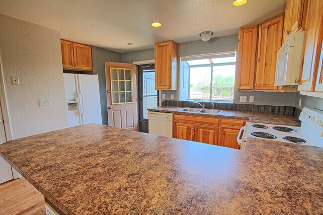 Building Photo - 17375 E Rice Cir