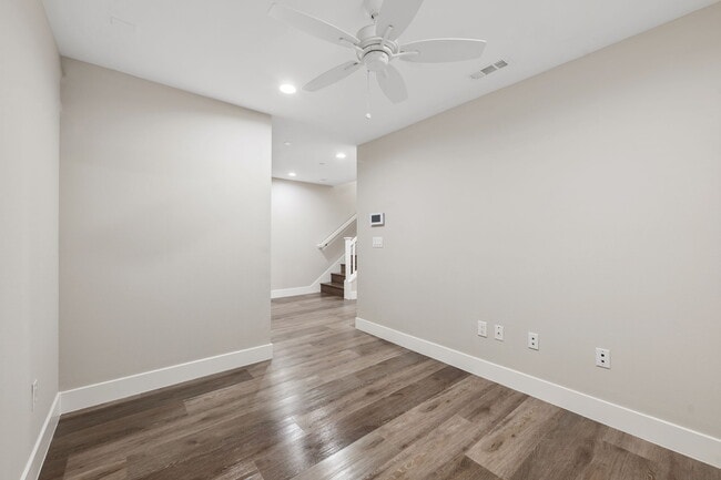 Building Photo - 4372 Paxton Pl
