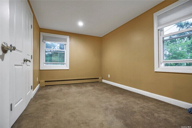 Building Photo - 34 Millbrook Dr