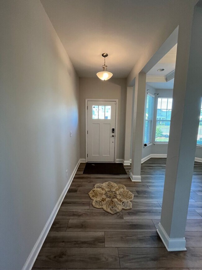 Building Photo - Stunning 3-Bedroom Home in Grayson Park!