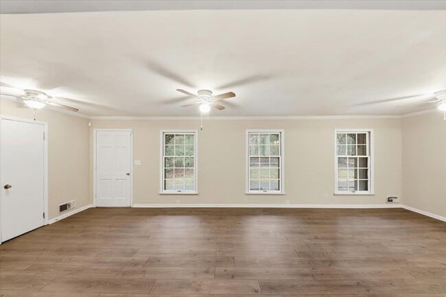 Building Photo - 8435 Campbellton Fairburn Rd