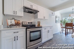 Building Photo - 1142 Churing Dr