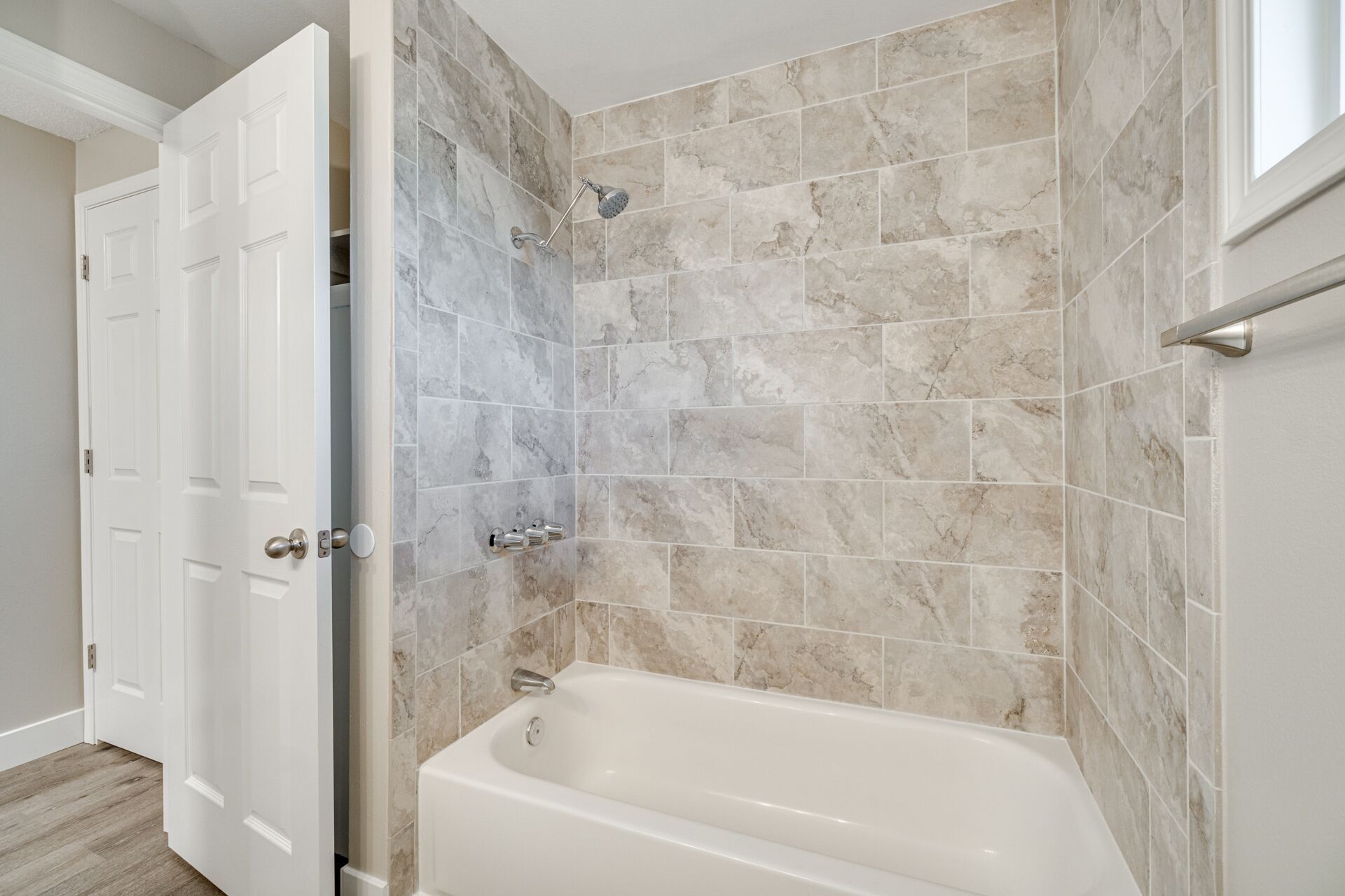 Bath Room - 20901 SE Morrison St