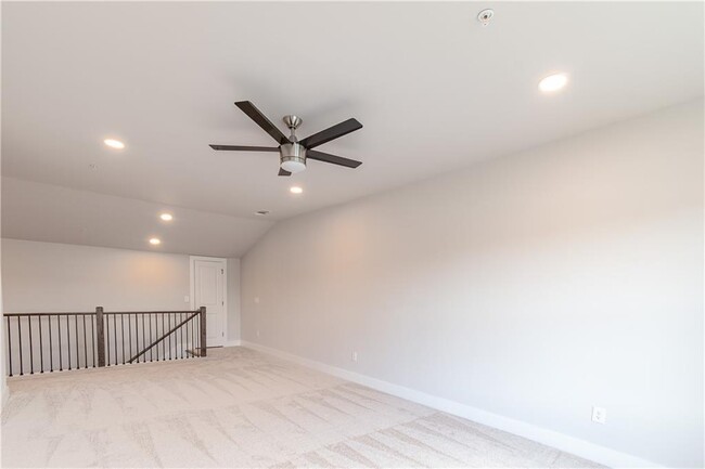 Building Photo - 1239 Waterfall Ct