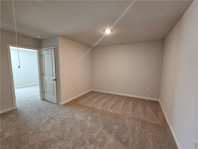 Building Photo - 27 Berryville Dr