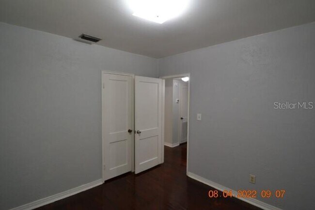 Building Photo - 2801 Sanders Dr