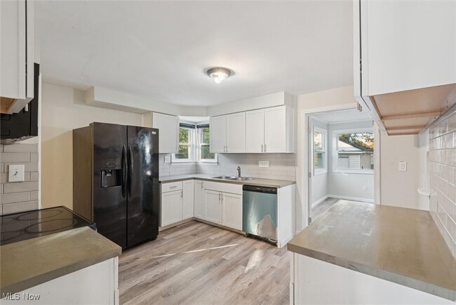 Building Photo - 5732 E 141st St