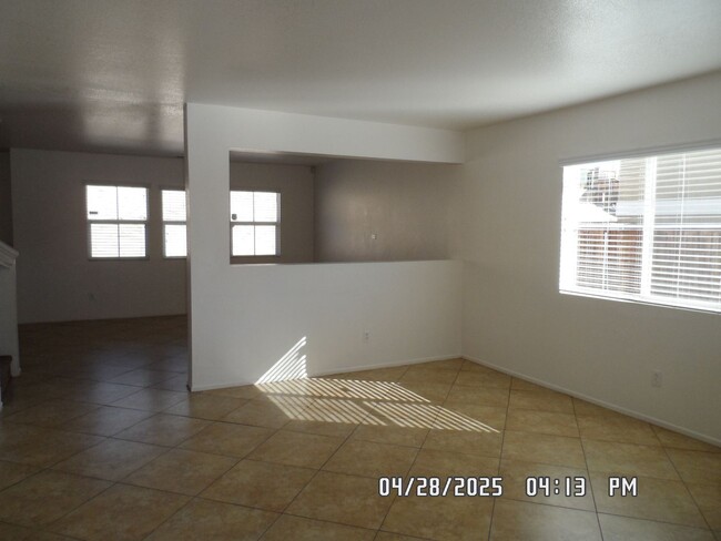 Building Photo - 3 Bedrooms, 2 1/2 Bathrooms, 2 Story, Loft...