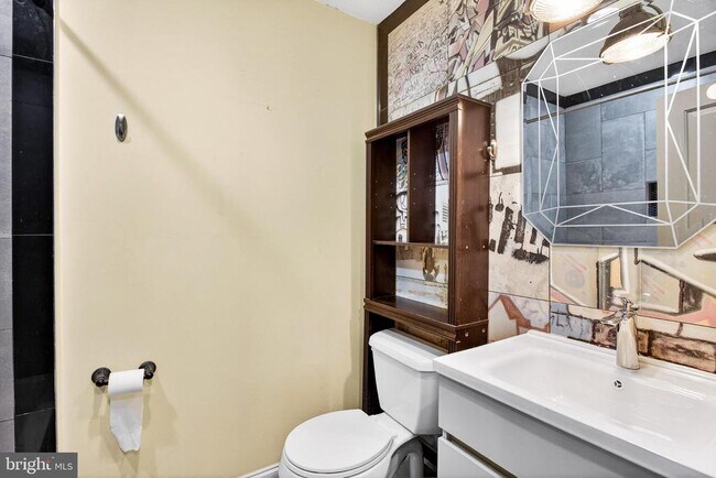 Building Photo - 2579 Memphis St