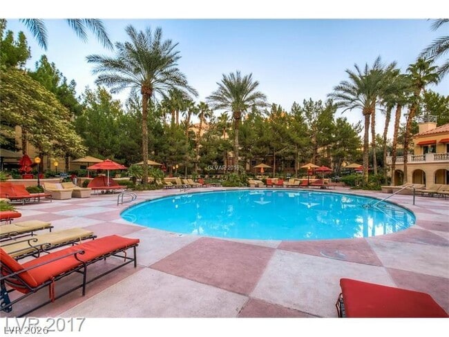 Building Photo - 270 E Flamingo Rd