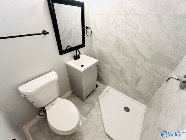 Building Photo - 3606 NW Kenard Ave