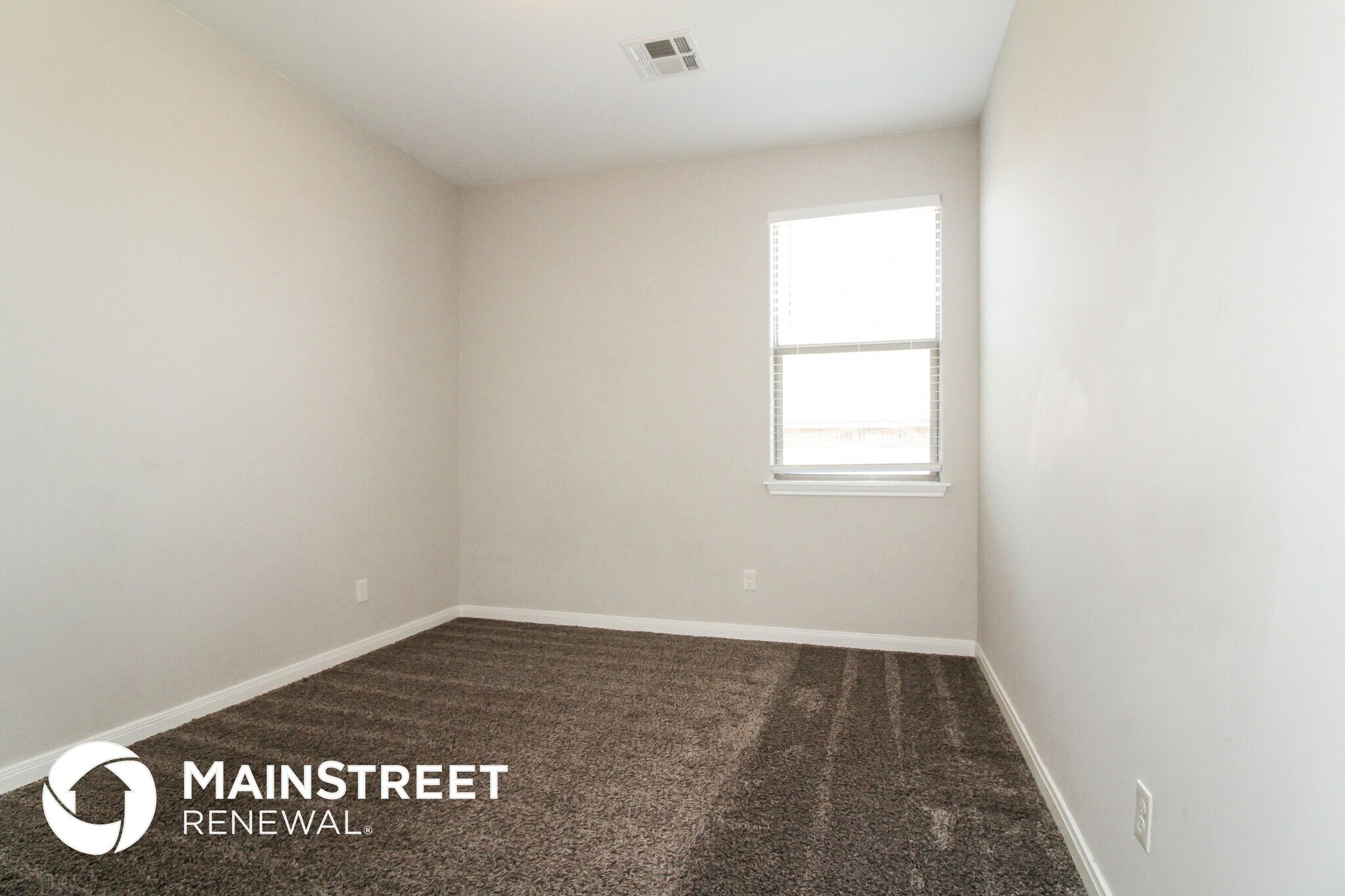 Building Photo - 320 E Georgia Terrace