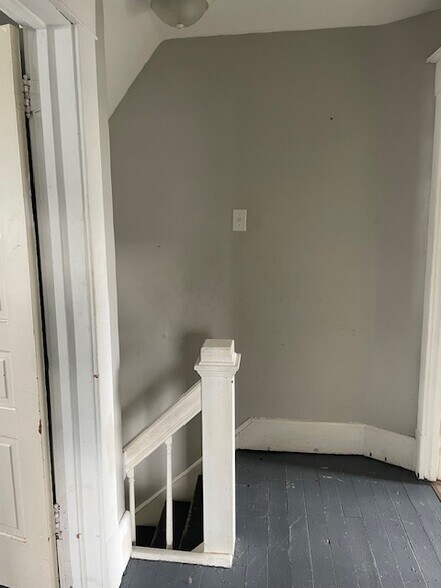 Building Photo - 417 25th St