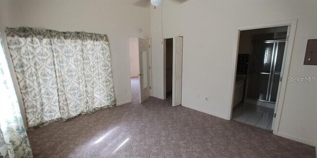 Building Photo - 2028 NW 50th Ave